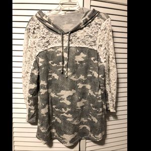 Size Large Camo Lace Hoodie Shirt